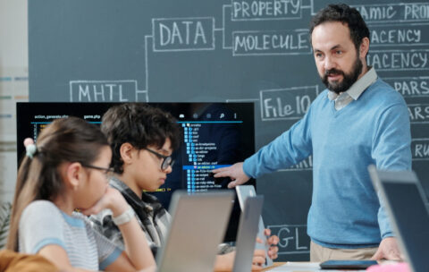 إنتاج المحتوى التعليمي الرقمي